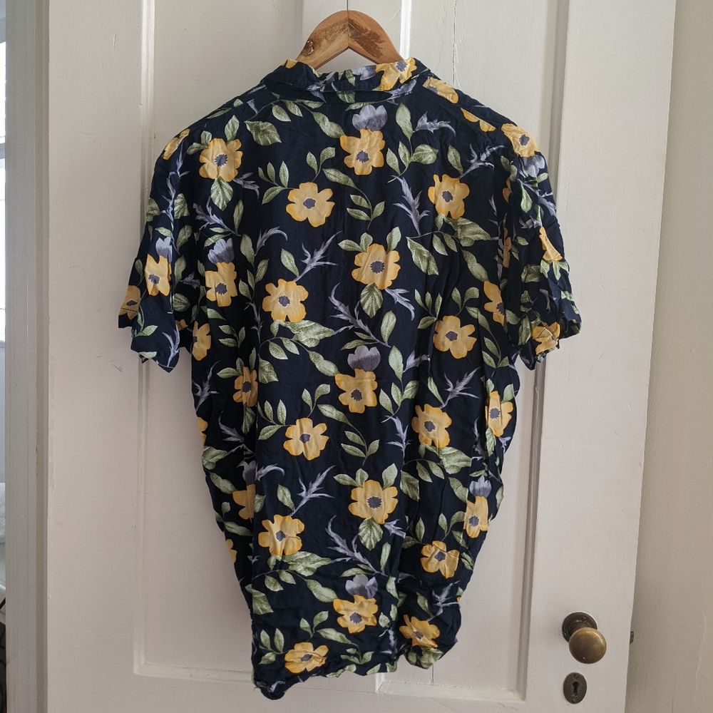 Vintage Blue Summer Floral Button Down Shirt - Picture 5 of 5